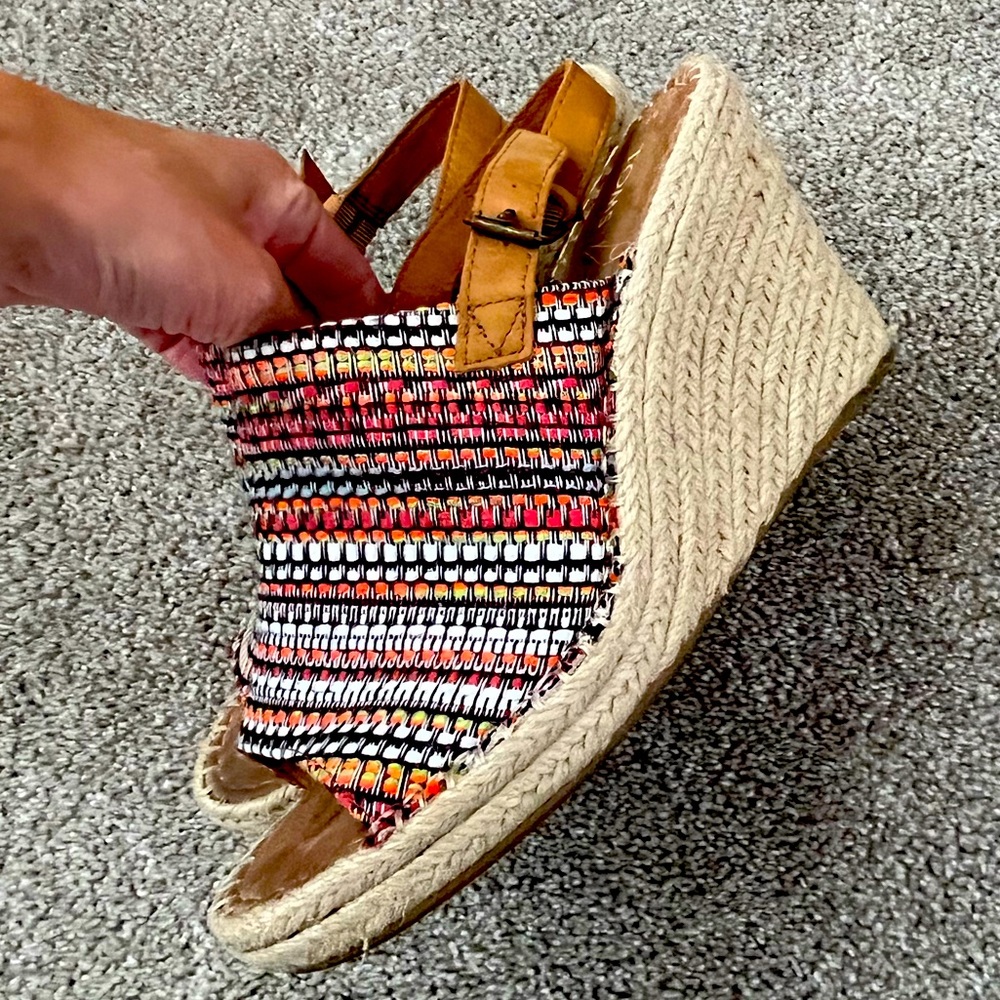 Tom’s Multicolored Espadrille Wedges